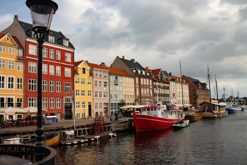 Bunte Häuser am Wasser